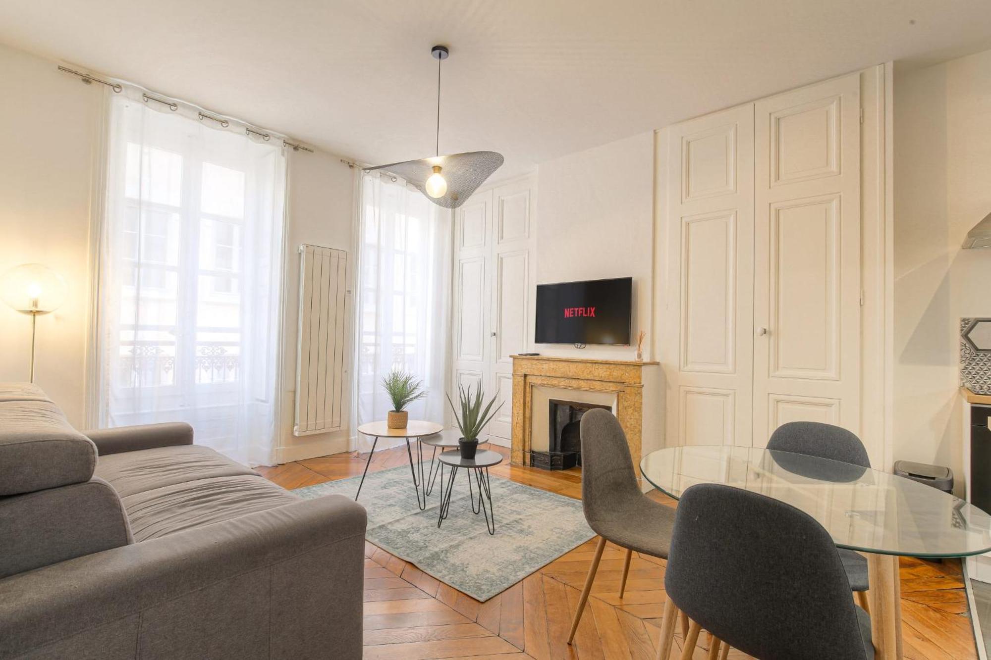 Caractere Et En Hypercentre Apartment